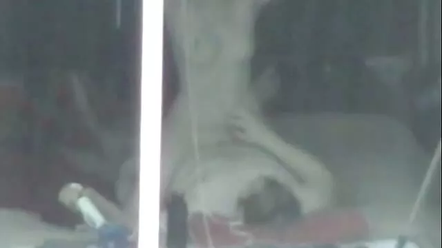 お尻の大人の女性は、煙を破るために エッチ 無料 女性