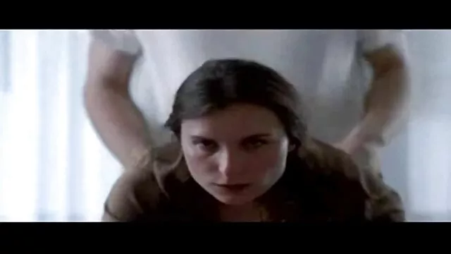 スキニーひよこの両方の穴 女の子 の av 動画
