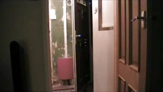 Nudistドイツは水の中で彼のコックを持っています エッチ 動画 女の子 向け