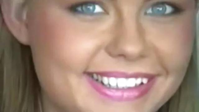 美しいロシアslut椅子 女の子 の ため の 無料 エッチ