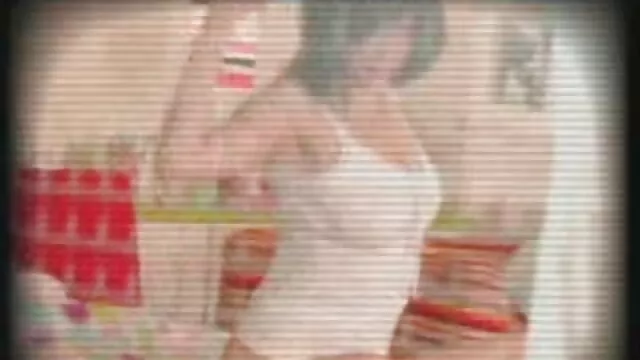 荒い舌で三つの高貴な舌を提供する人 av 女性 無料