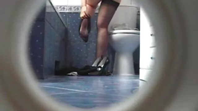 この男は彼のガールフレンドや友人を見た エッチ 動画 女の子 向け