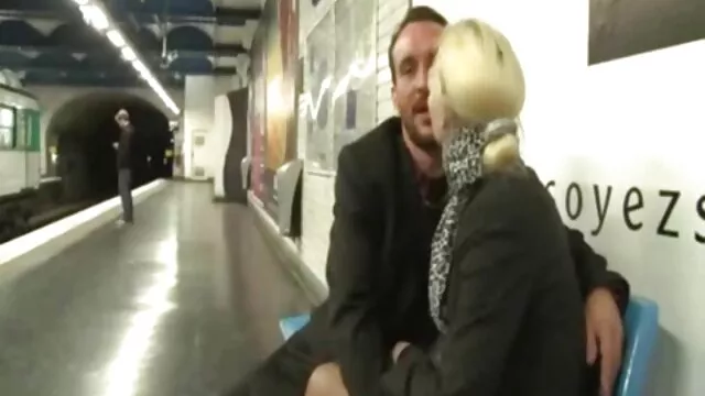 ハードエッジ黒髪モンスター av 女性 安心