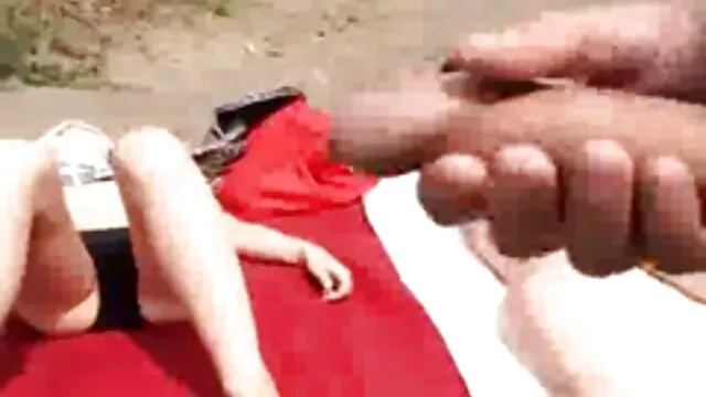 スプレッド彼女の足でフロントの彼女のロシアの彼氏写真 女性 安心 動画 無料