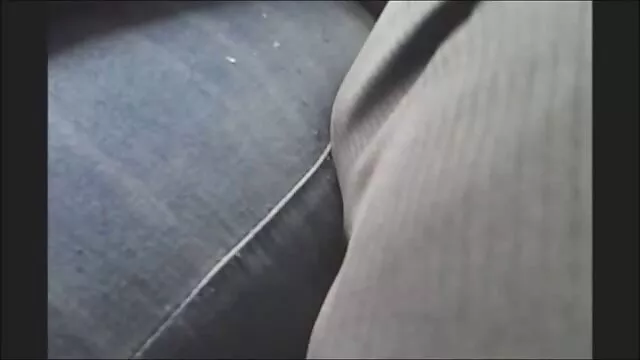 ロシアの金髪は彼のガールフレンドに男を招待し、 女の子 用 セックス 動画