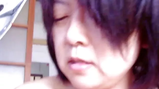 女優の人形の指が彼女をオーガズムに押し込んだ, エッチ 動画 無料 女の子
